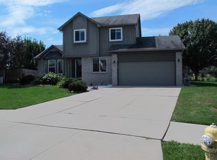 27294 Sparrow Ct, Chesterfield, MI
