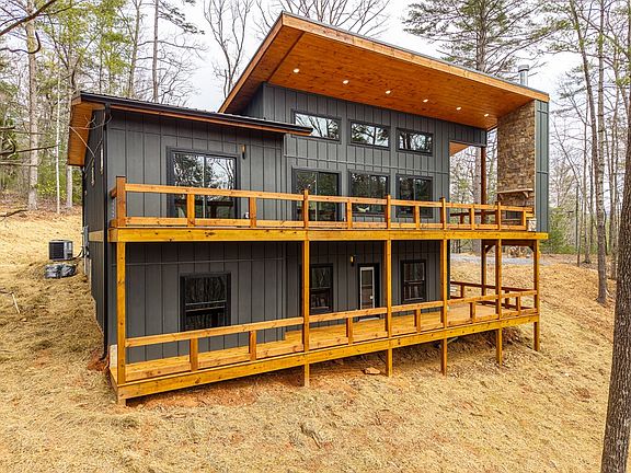 2nd image of 155 Doe Run