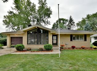 2319 Carriage Ln, Lindenhurst, IL 60046