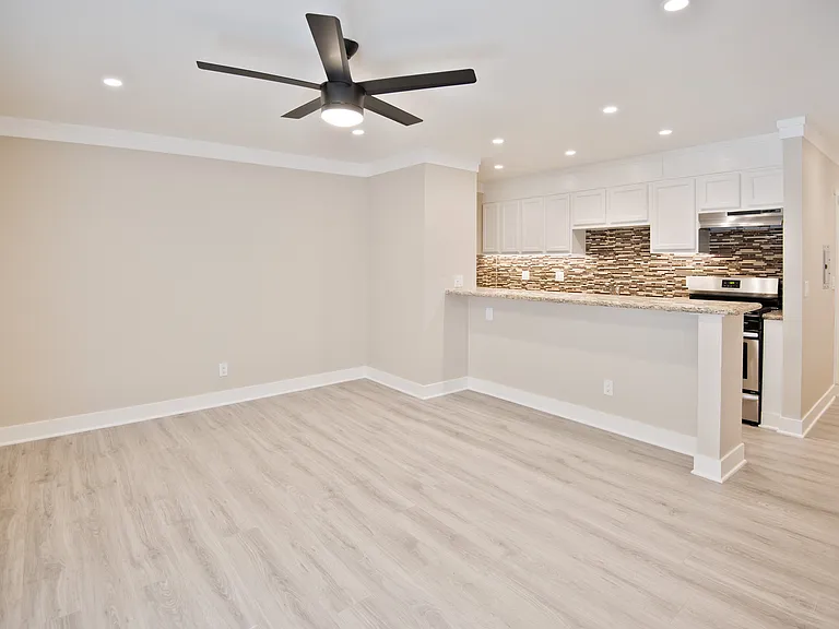 Sunset Ridge at La Crescenta — Photo 23