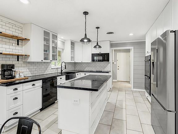 3rd image of 210 Poco Vista Dr S