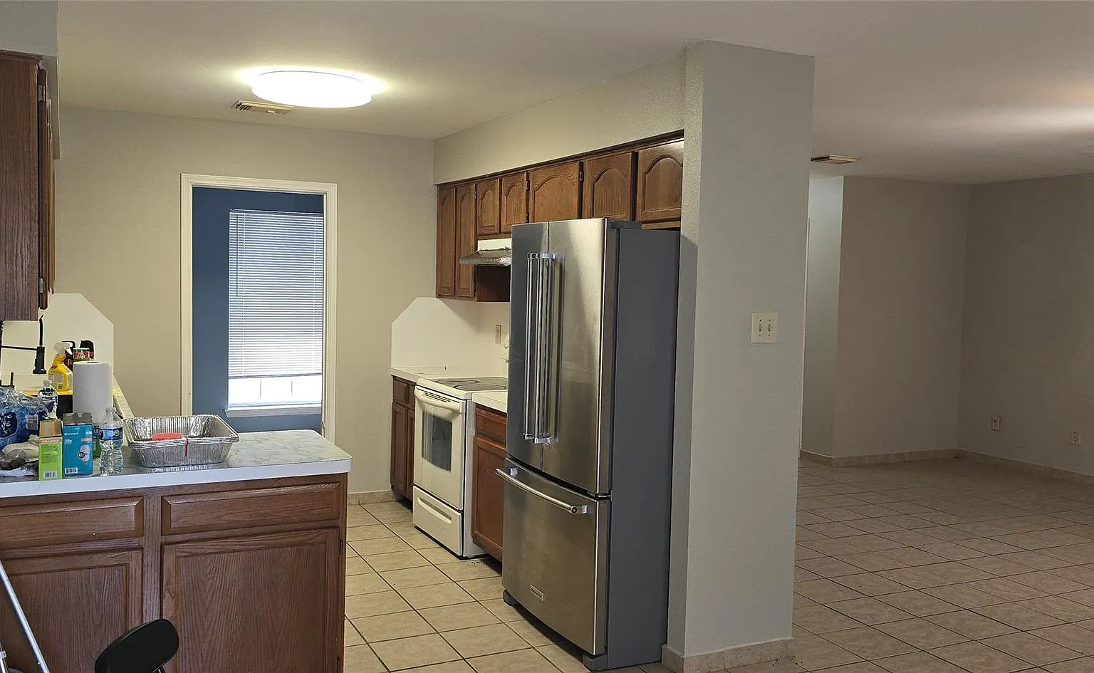 3 bed, 2.0 bath, 1590 sqft, $2,300 — Photo 4