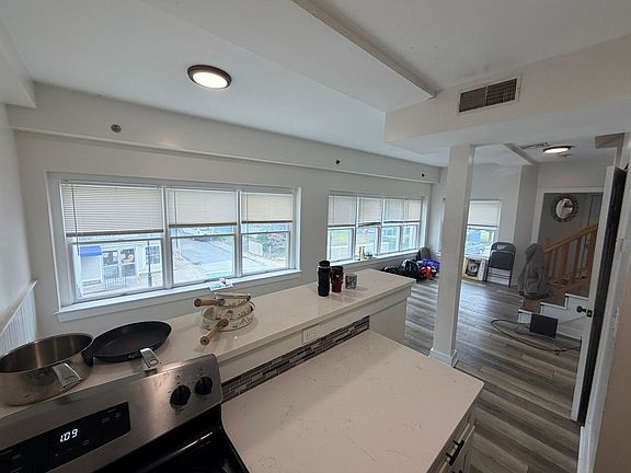 4th image of 211 Onset Ave #2