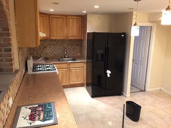 3rd image of 2946 Matthews Ave #0
