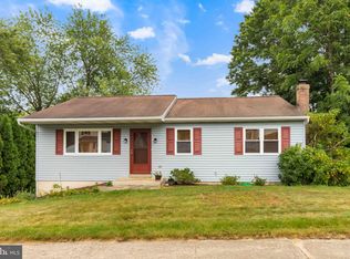 117 Armstrong Ln, Lancaster, PA