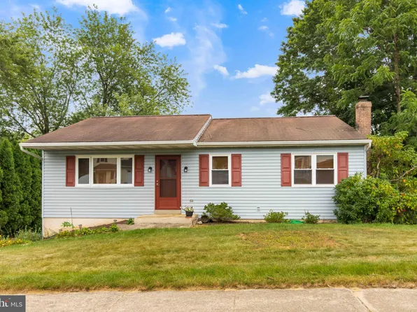 117 Armstrong Ln, Lancaster, PA 17603