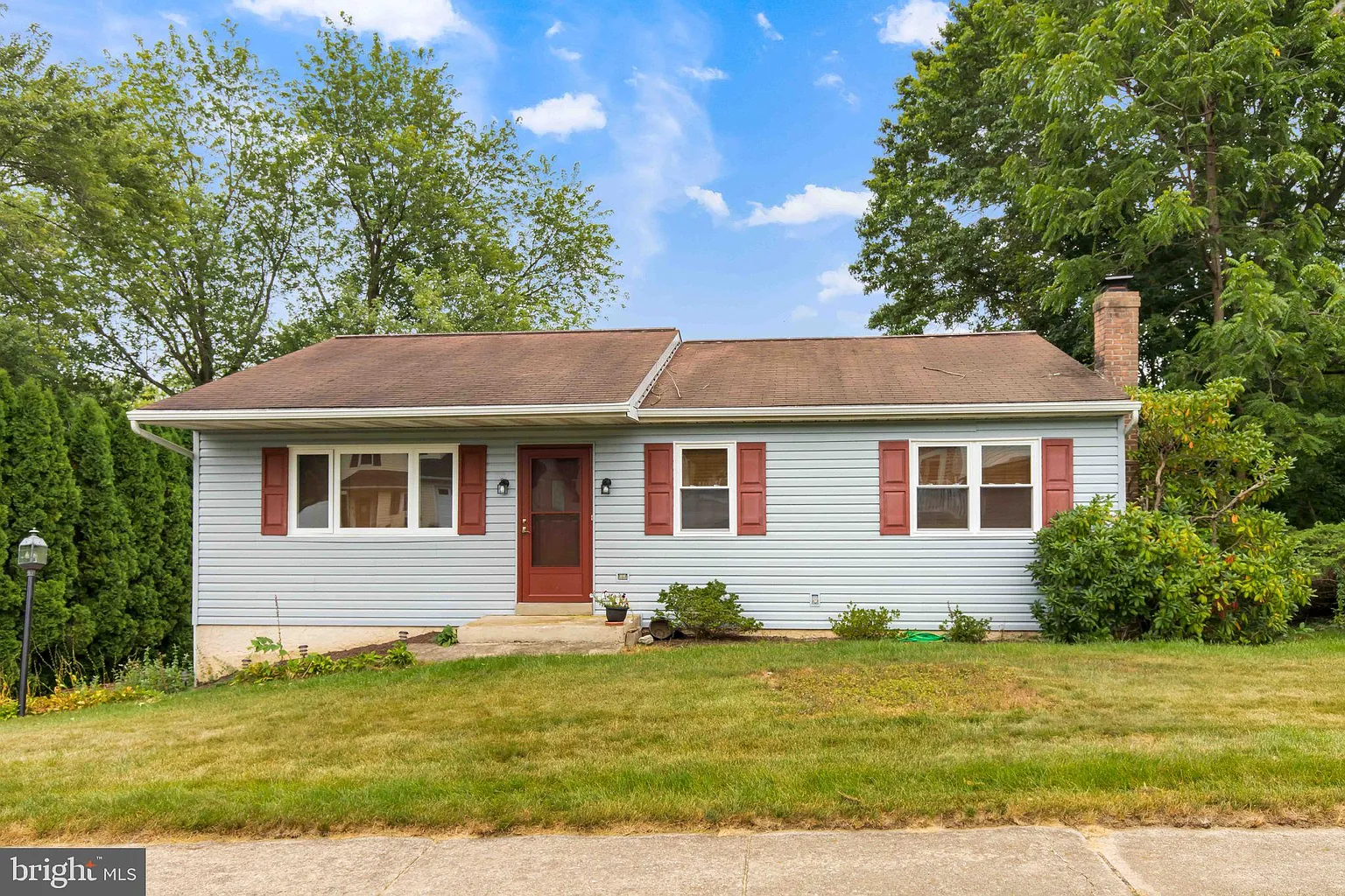 117 Armstrong Ln photo 1