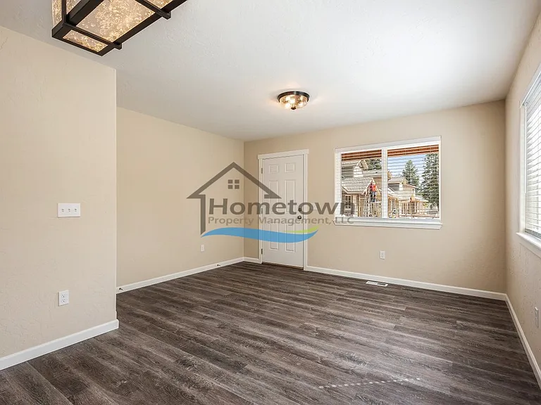 705 E Alaina Ave — Photo 11