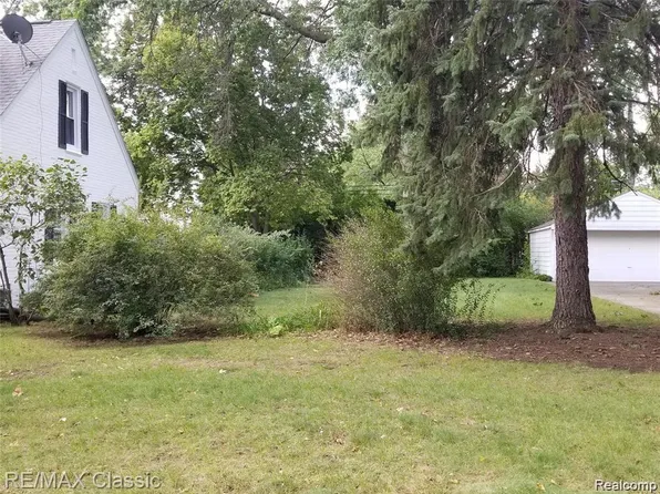 413 N Silvery Ln, Dearborn, MI 48128