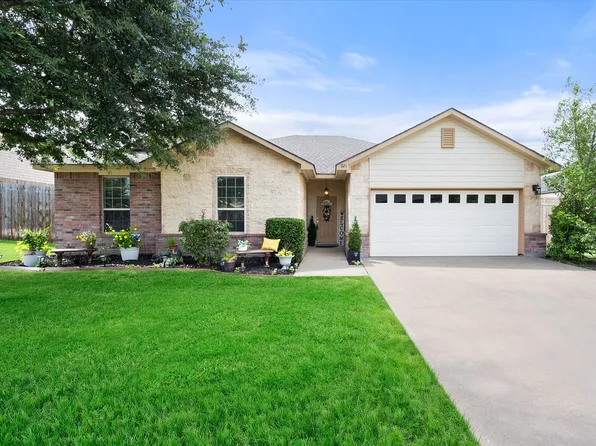 921 Winged Foot, Corsicana, TX 75110