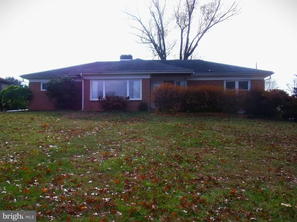 104 Lynbrook Dr S, York, PA 17402