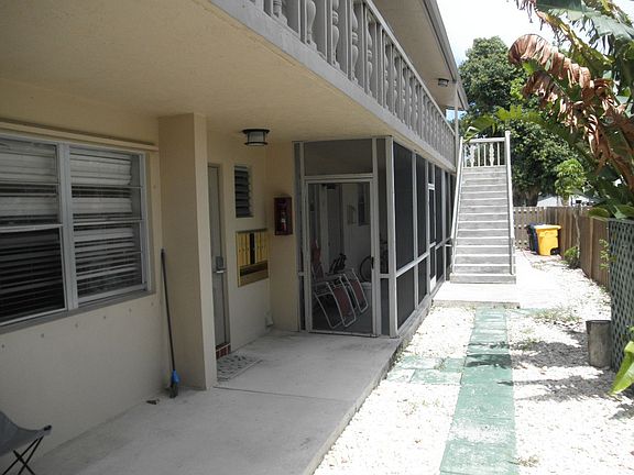 3rd image of 817 S Federal Hwy APT 8