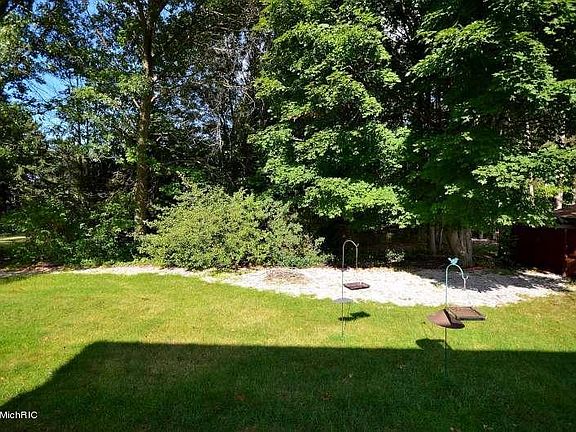 4th image of 4951 Dorchester Dr