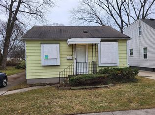 20304 E Eight Mile Rd, Harper Woods, MI 48225