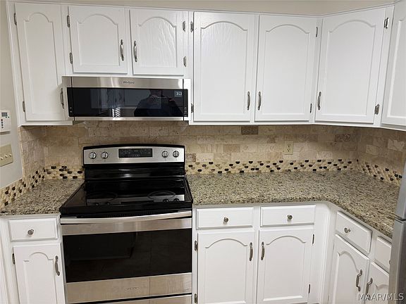 4th image of 220 Newcastle Ln