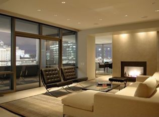 715 2nd Ave APT 1704, Seattle, WA 98104