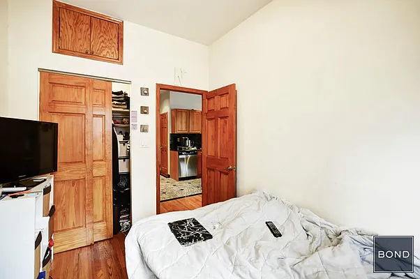 Rented by Bond New York | media 20