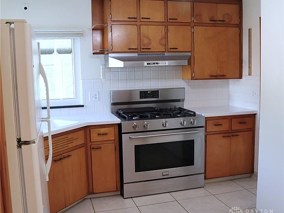 3rd image of 3808 Kittyhawk Dr