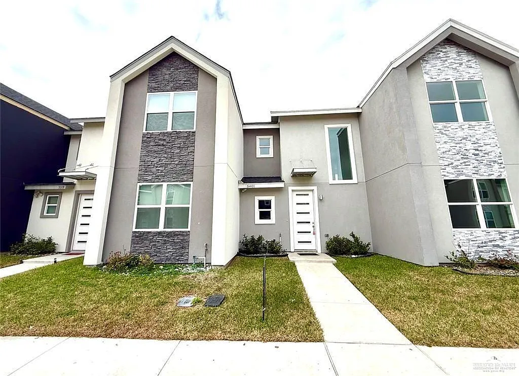 3 bed, 2.5 bath, 1700 sqft, $1,900 — Photo 2