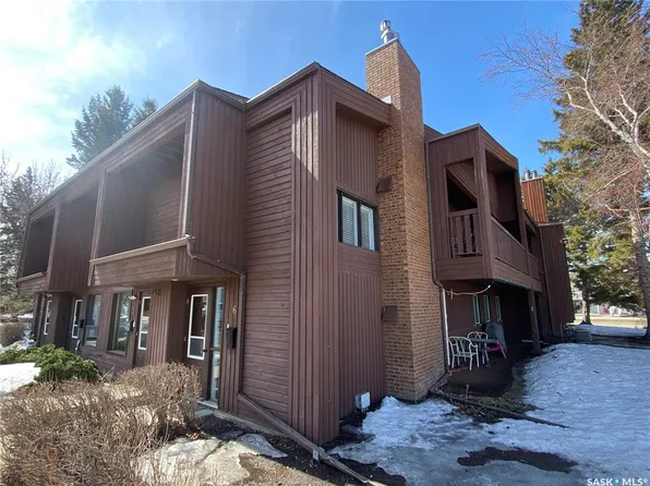 UNIT 6-111 Fenson CRESCENT, Yorkton, SK S3N 3S4