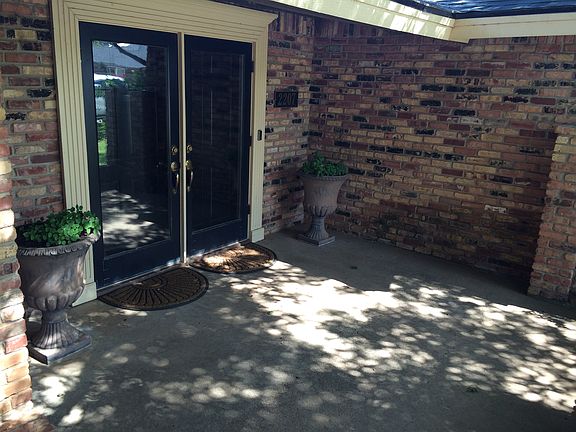 5th image of 2207 College Ave