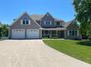 815 Arrowhead Cir, Maryville, MO 64468