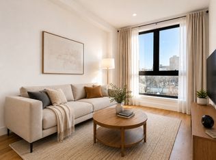 215 S 4th St #3A, Brooklyn, NY 11211