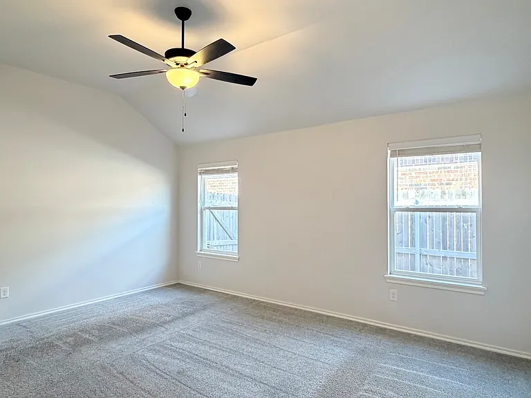 18600 Luna Dr — Photo 21