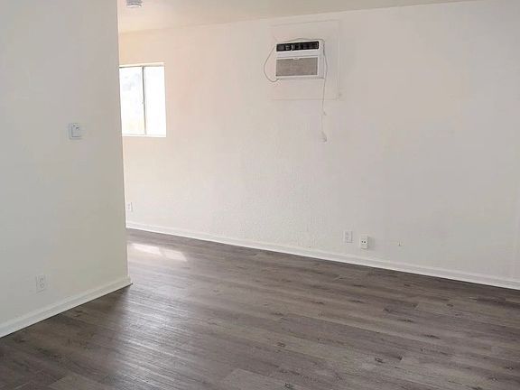 4th image of 4142 Crown St