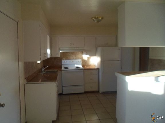 2nd image of 513 W Olive Ave