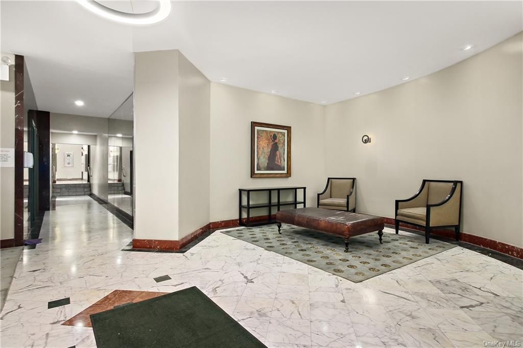 3 Bed 2 Bath Property, New York • 1,300 Sq Ft