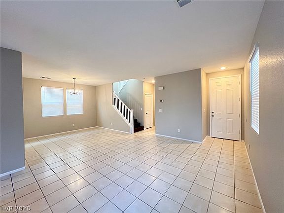 5th image of 428 Redruth Dr