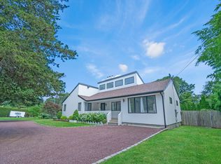 8 School St, Hampton Bays, NY 11946