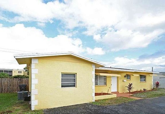 4th image of 3377 NW 23rd Ct