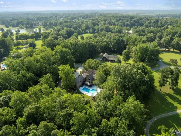 184 Country View Dr, Benton, MO 63736