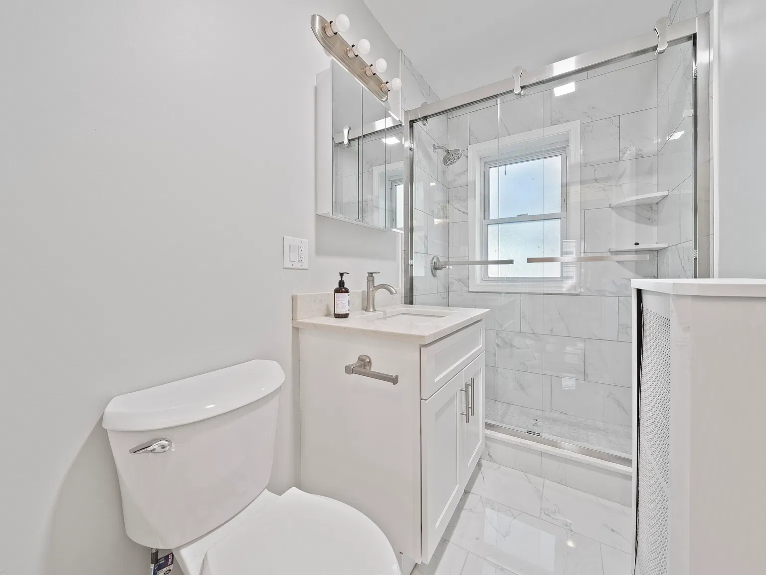 4 bed, 1300 sqft, $1,100 — Photo 2