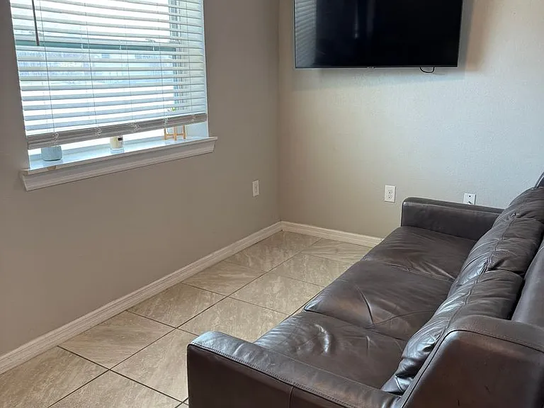 1002 Brothers Ave #101 — Photo 5