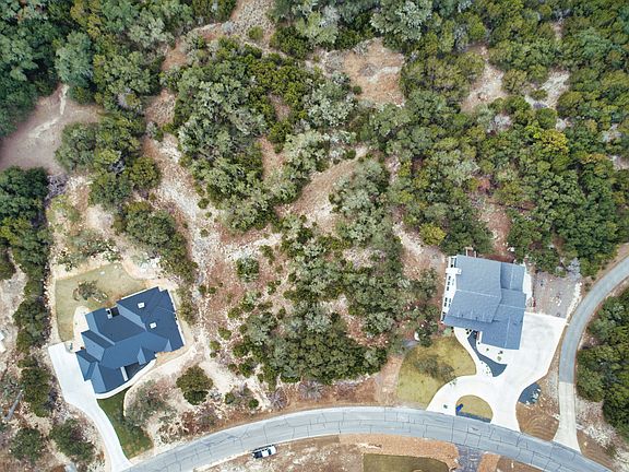 5th image of 944 Moonlight Dr