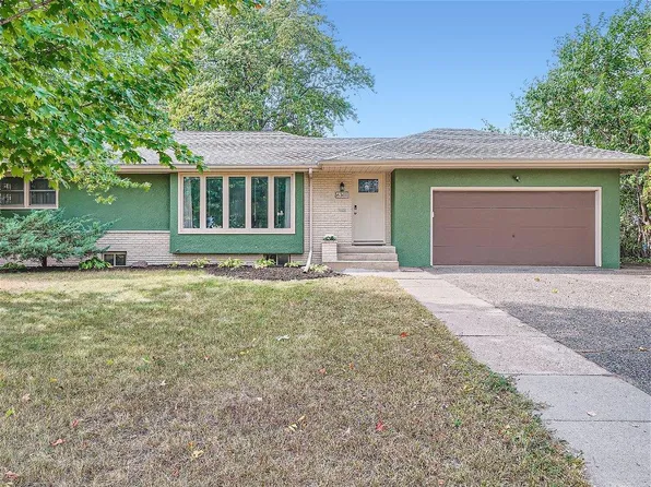 6301 Grimes Ave N, Brooklyn Center, MN 55429