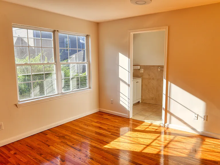 31 Hanford St #1 — Photo 8