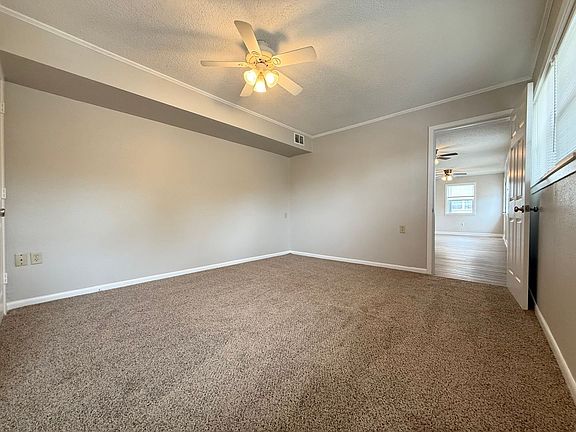 4th image of 709 Melody Ln #A0