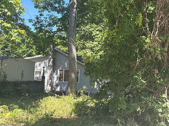 3rd image of 34 Sylvan Trl