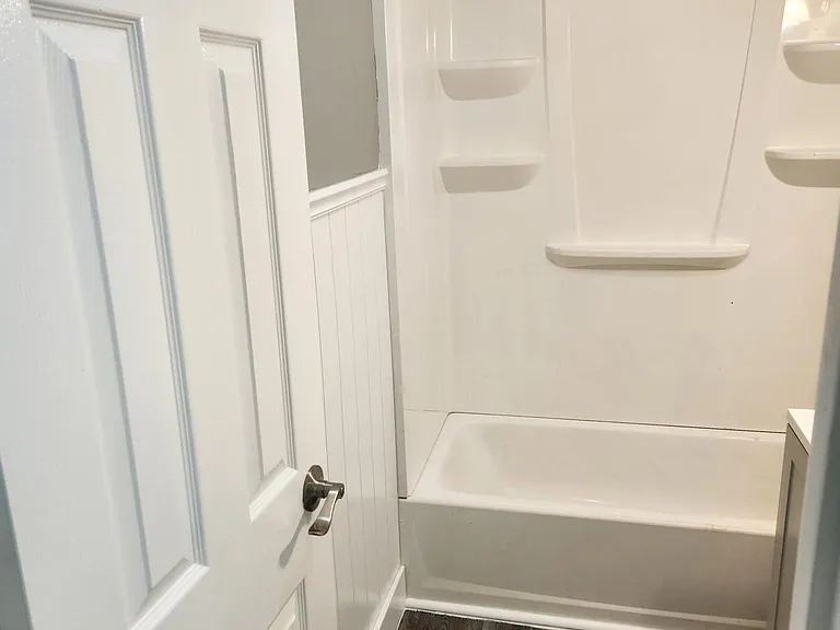 501 Grosvenor Ave NW — Photo 12