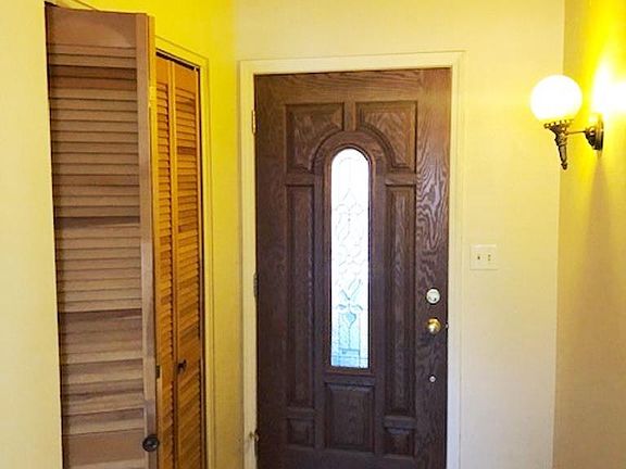 3rd image of 10321 Kinross Ave
