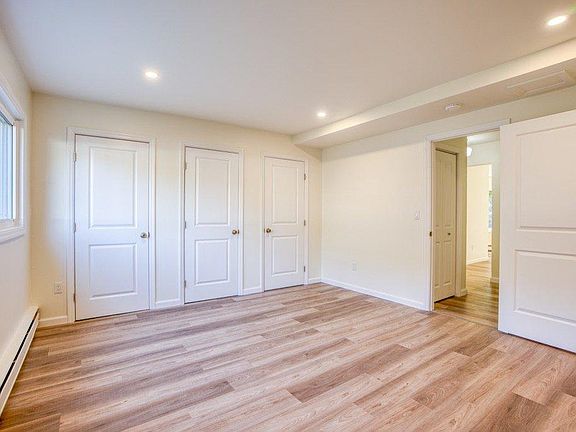 3rd image of 166 W Chestnut St #162-1