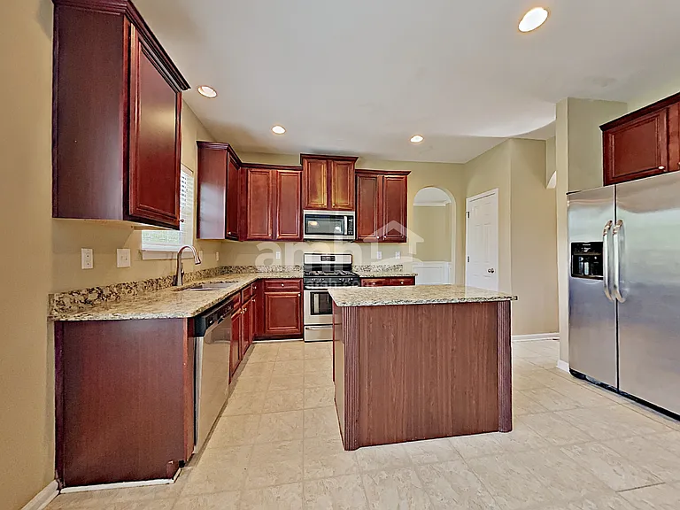 4975 Hopewell Manor Dr — Photo 3