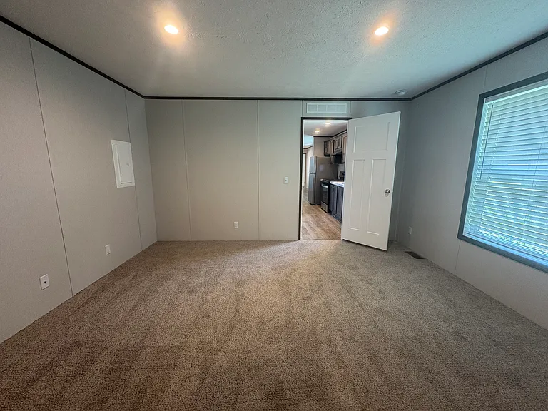 223 Lexington Dr — Photo 10