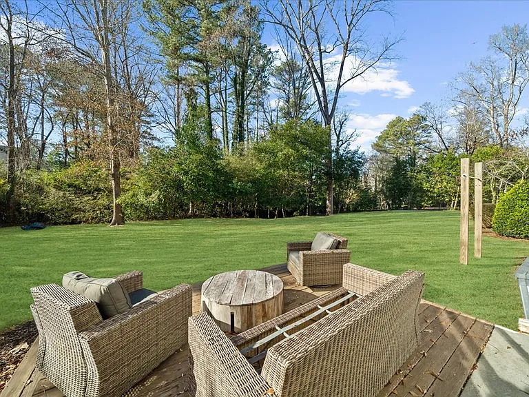 2420 Cove Cir — Photo 49