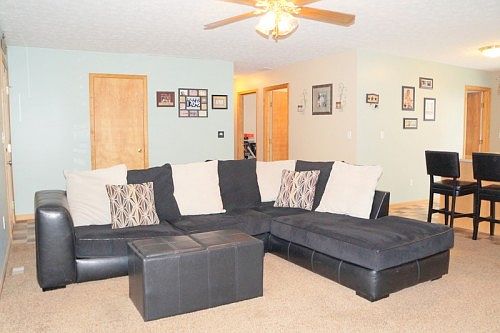 3rd image of 119 Aaron Dr