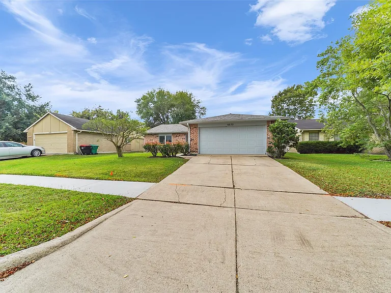 6630 Tara Dr — Photo 3